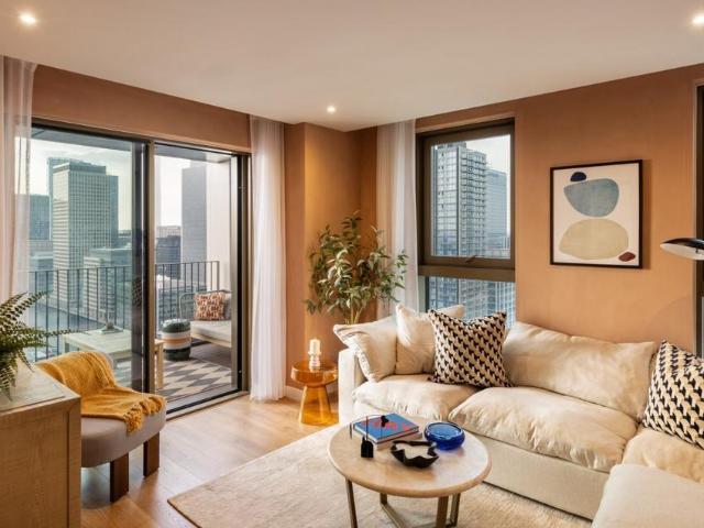 Flat for sale in Isle Of Dogs, Isle Of Man