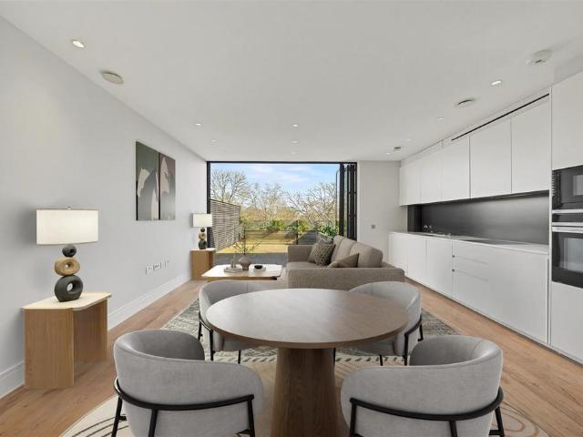 Flat for sale in Queen's Park, Brondesbury Park