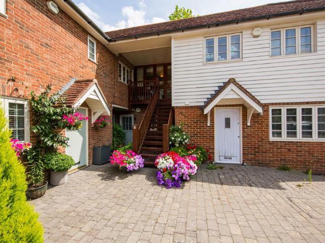Flat for sale in Sandown Park, Kent