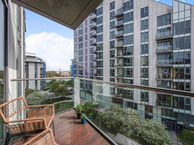 Flat for sale in Wandsworth, Greater London
