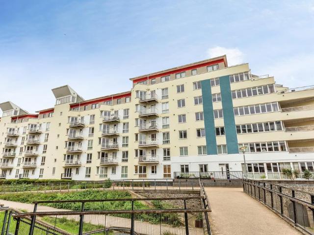 Flat for sale in Spike Island, Feckenham