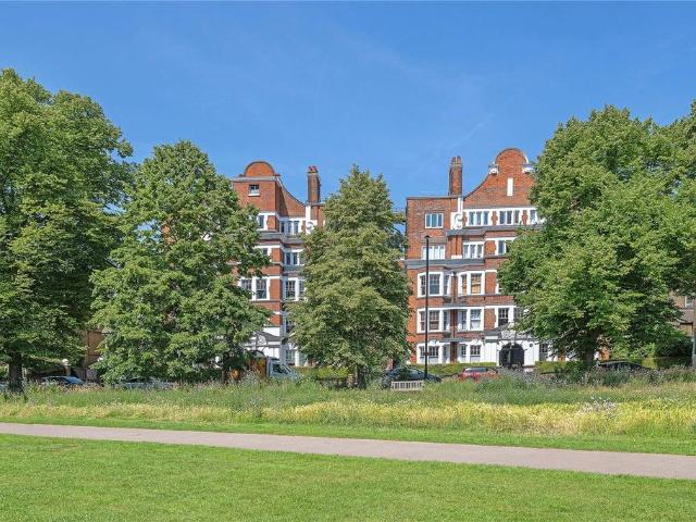 Flat for sale in London Borough of Hounslow, Greater London