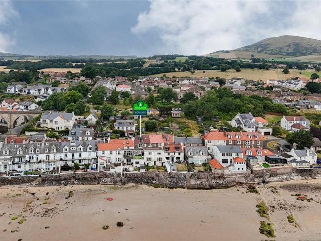 Flat for sale in Lower Largo, Scotland