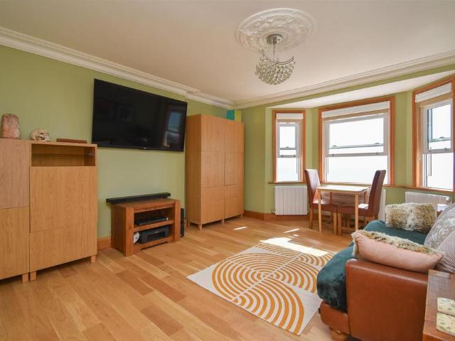 Flat for sale in West Marina, Guestling Green