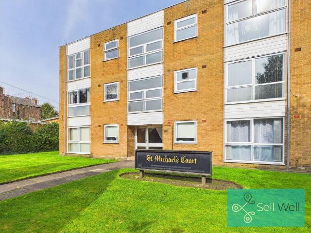 Flat for sale in Peel Green, Salford