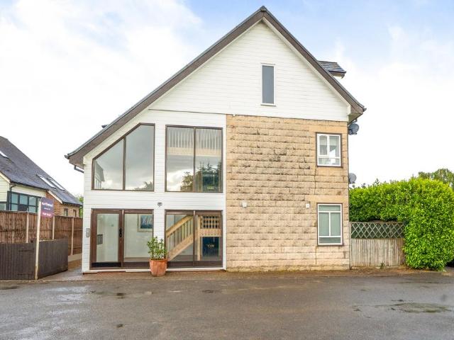 Flat for sale in Maidenhead