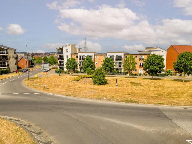 Flat for sale in Berryfield, Buckinghamshire