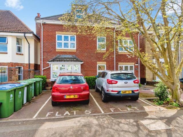 Flat for sale in Hill, City Of Southampton