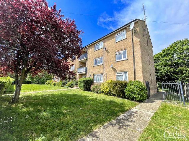 Flat for sale in Kinson, Bournemouth
