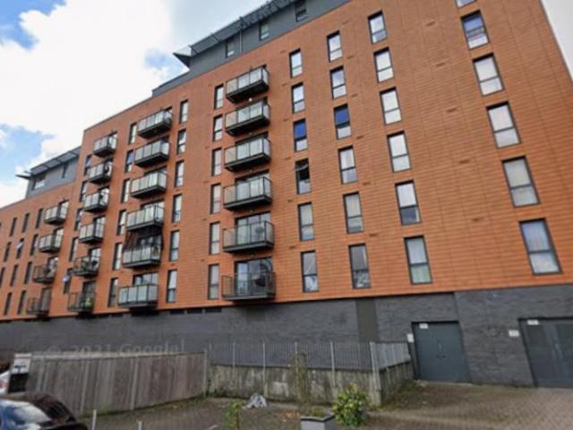 Flat for sale in Slough