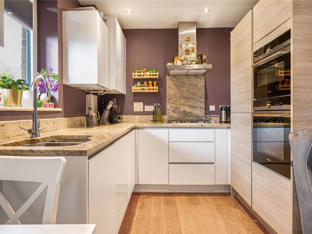 Flat for sale in Strood