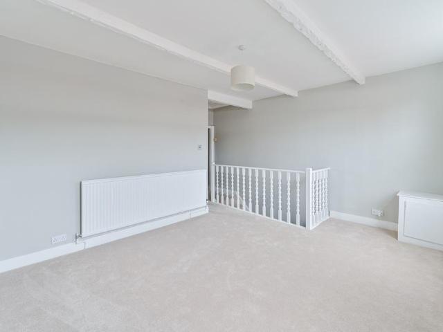 Flat for sale in Nunhead, Greater London