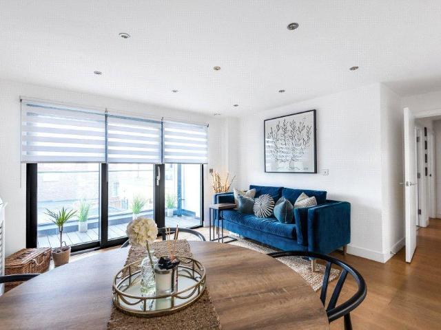 Flat for sale in Epping, Essex