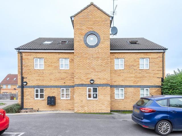 Flat for sale in Anlaby Park, Hull