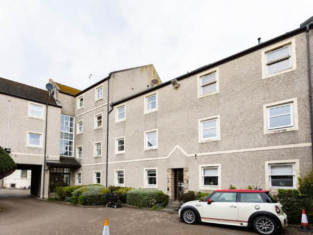 Flat for sale in Fort, Scotland
