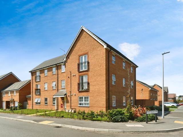 Flat for sale in Peacehaven, Iford