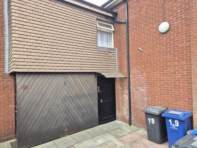 Flat for sale in Hexthorpe, South Yorkshire