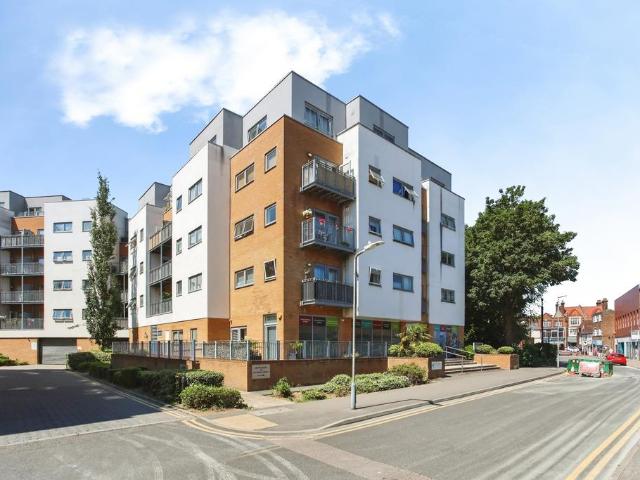 Flat for sale in Brook Street, Bourne Vale
