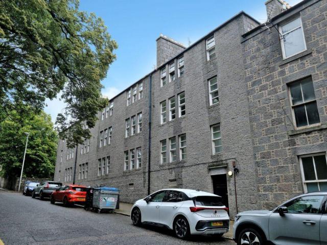 Flat for sale in Ballindoch, Scotland