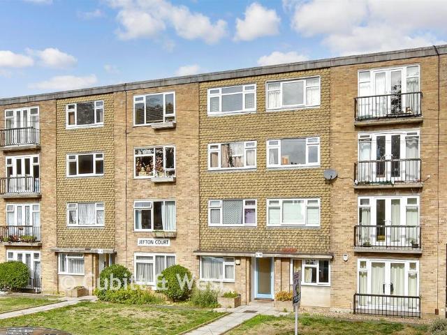 Flat for sale in London Borough of Sutton, Greater London