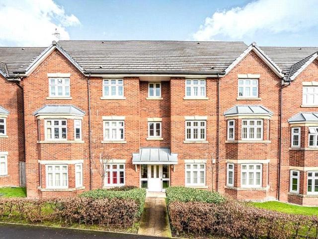 Flat for sale in Pendlebury, Salford