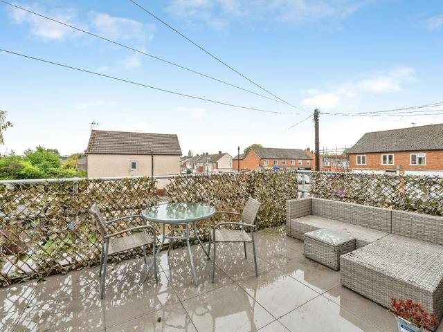 Flat for sale in Stanford-le-Hope, Essex