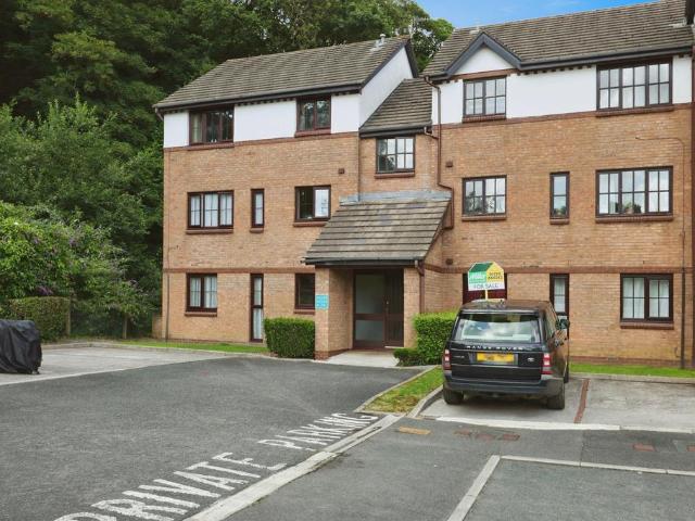 Flat for sale in Mount Wise