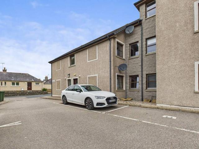 Flat for sale in Ellon, Scotland