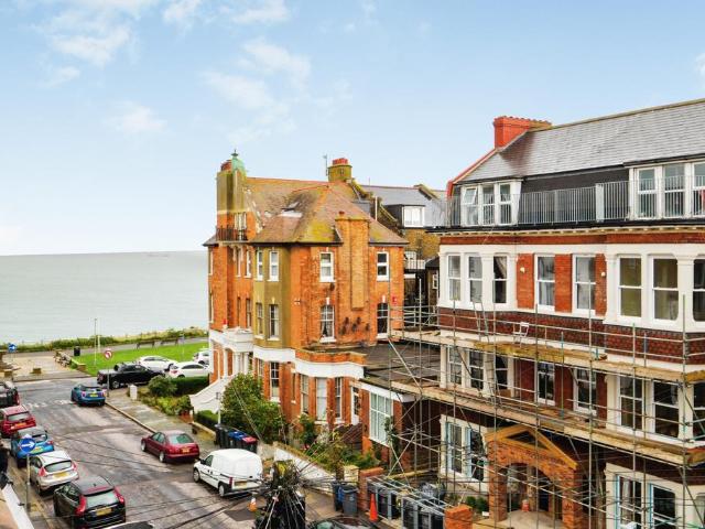 Flat for sale in Cliftonville West, Acol