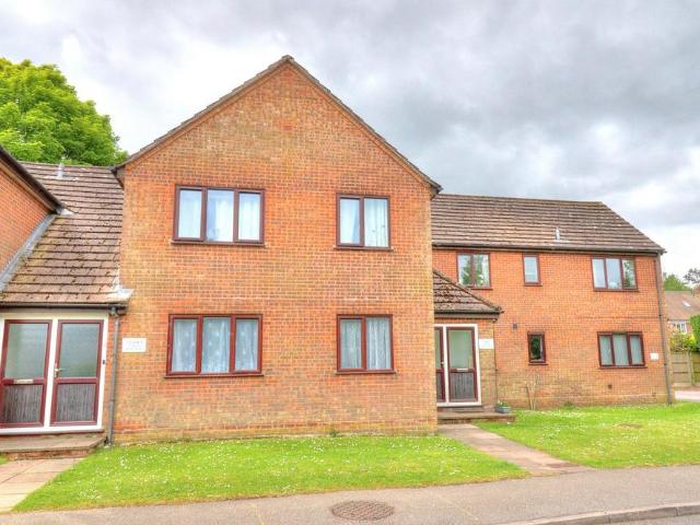 Flat for sale in Stokenchurch, Buckinghamshire