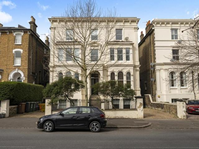 Flat for sale in London Borough of Lewisham, New Cross
