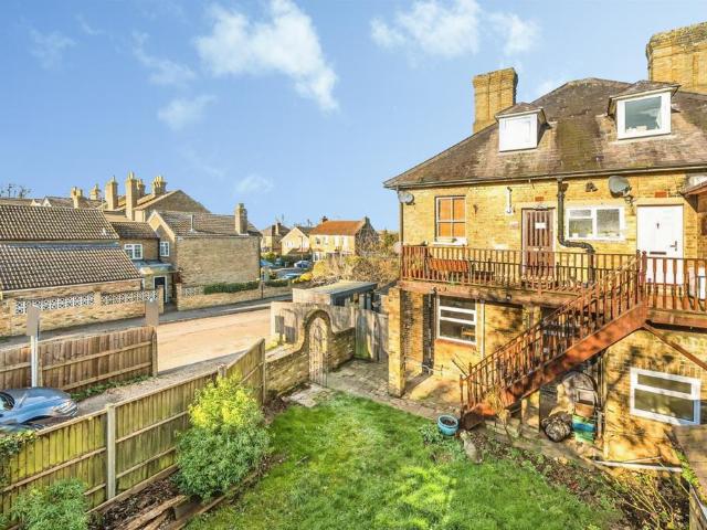 Flat for sale in Kings Hill, Colliers End