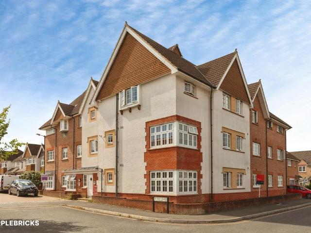 Flat for sale in Feckenham, City Of Bristol