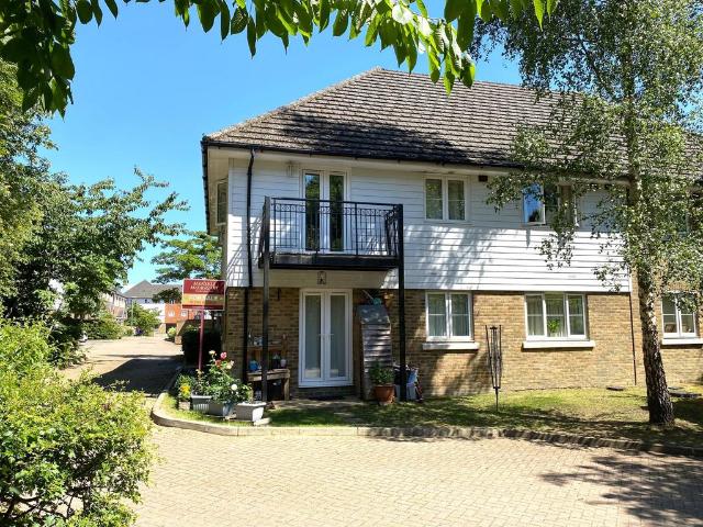 Flat for sale in The Butts, Kent