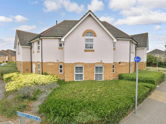 Flat for sale in Wickford