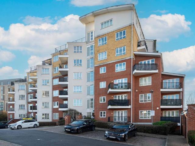 Flat for sale in Holywell Estate, North Watford