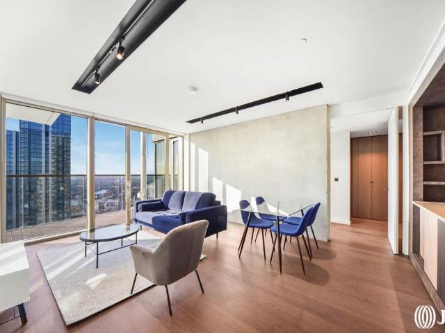 Flat for sale in Isle Of Dogs, Greater London