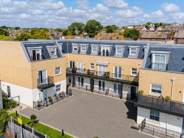Flat for sale in South Benfleet, Castle Point