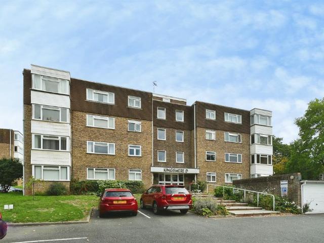 Flat for sale in Hollingbury, Brighton