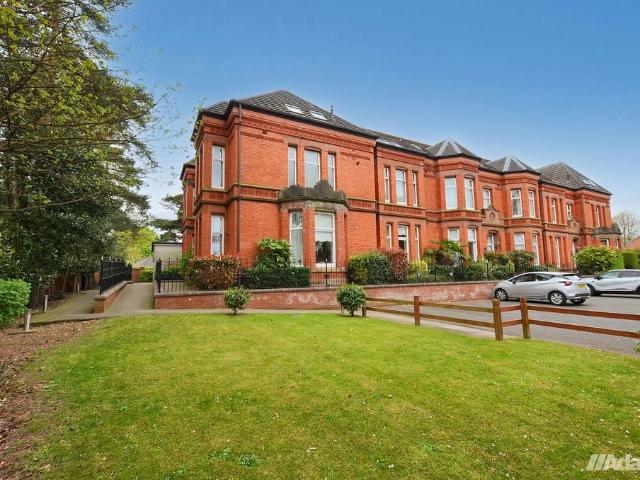 Flat for sale in Weston, Halton