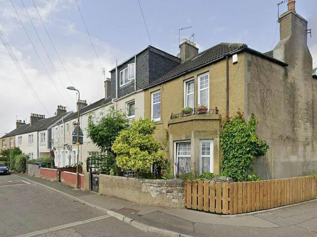 Flat for sale in Broxburn, Scotland