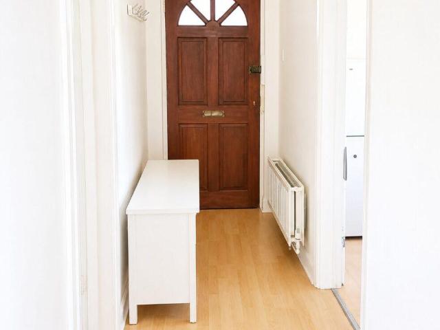 Flat for sale in North Finchley, Greater London