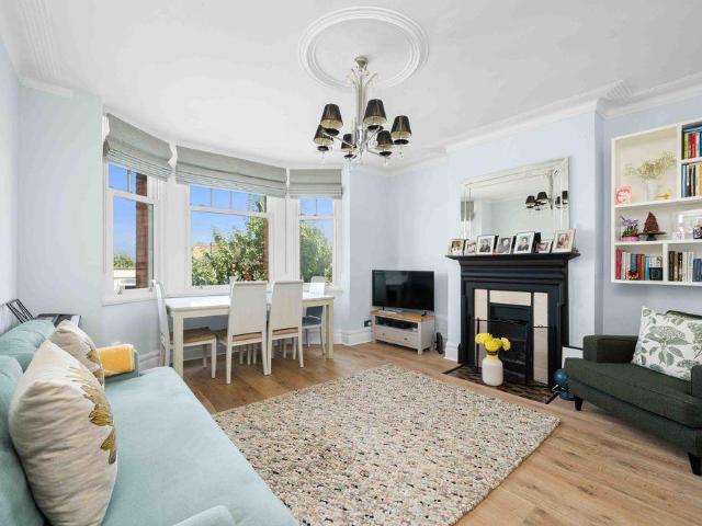 Flat for sale in London Borough of Hammersmith and Fulham, Greater London