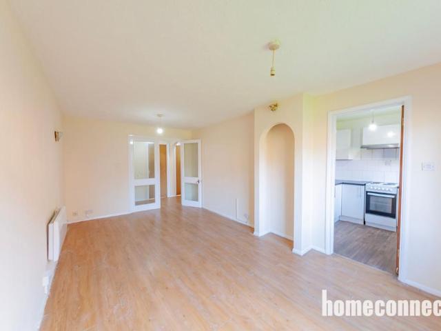 Flat for sale in Maryland, Greater London