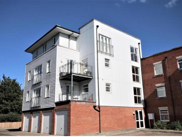 Flat for sale in Barracks, The Bridge