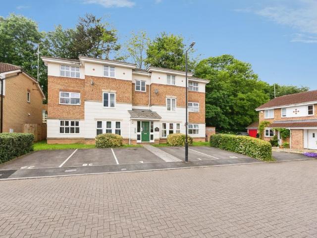 Flat for sale in Feckenham, City Of Bristol