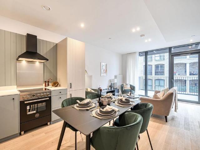 Flat for sale in London Borough of Hounslow, Isle Of Man