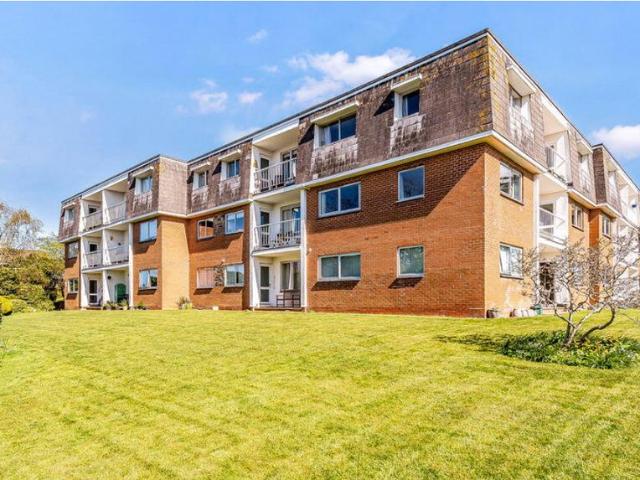 Flat for sale in Withycombe, Budlake
