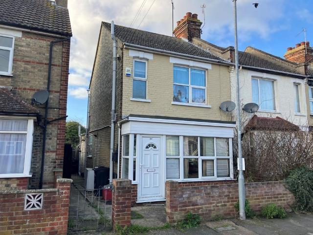 Flat for sale in Dale Hill, Essex