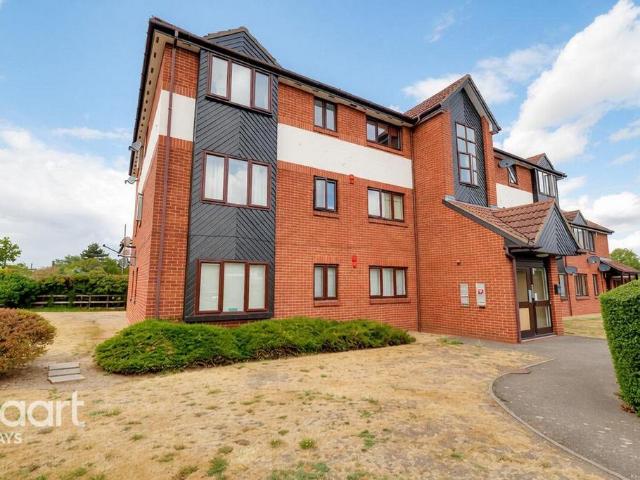 Flat for sale in West Thurrock, Purfleet